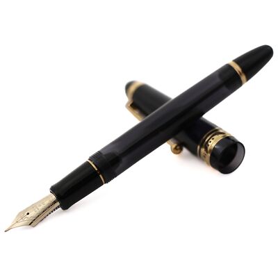 Pilot Custom 823 Black Fountain Pen 14K nib
