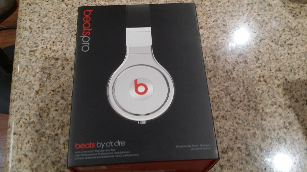 beats pro ヘッドホン　Dr.Dre ホワイト　Monster Monster Beats by Dr. Dre Pro Beats Over the Ear Headphones