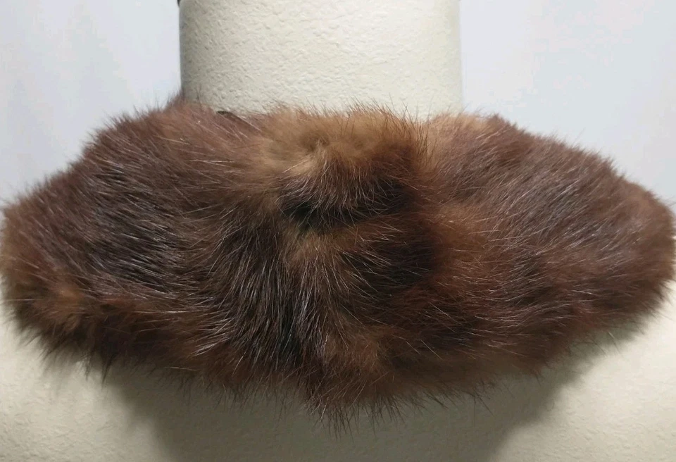 Cuello redondo de piel de visón marrón oscuro de colección para abrigos/vestidos/suéteres o proyectos 16" Foto 4 de 4
