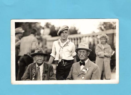Confederate Veteran Reunion ORGINAL Photo Wearing Beford Forest Veteran Badge A+