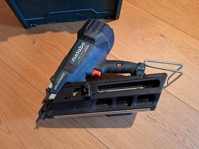 Metabo AKkunagler NFR 18 LTX 90 bl Mit KOFFER top Zustand
