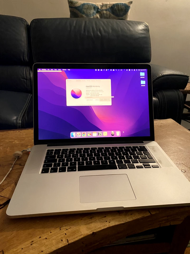 Apple MacBook Pro 15" 2015 · i7 · 16GB · 500GB, photo 1 sur 5