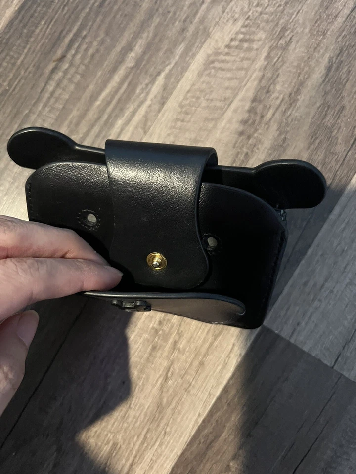 Lindo tarjetero/estuche de cuero negro Anya Hindmarch Lucky Bear Foto 2 de 4