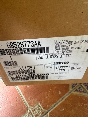 Jeep Exterior Mirror Package - Mopar (68528773AA) + 82216098 Front Grab Handles