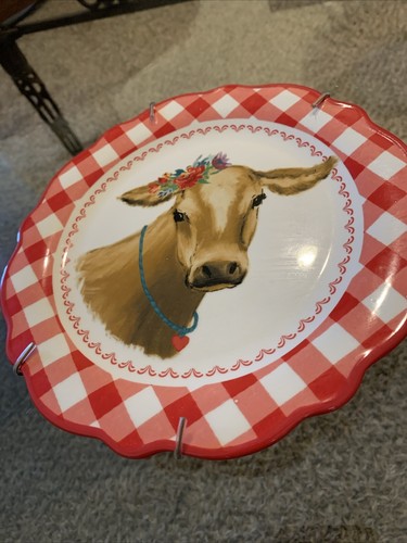 Pioneer Woman Cow Red Gingham Scalloped Salad Ceramic Plate 8.8” Farm WT Hanger - Picture 2 of 7