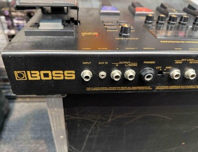 BOSS GT-100 Guitar Multi Effects Processor w/ Case Box AC Adapter