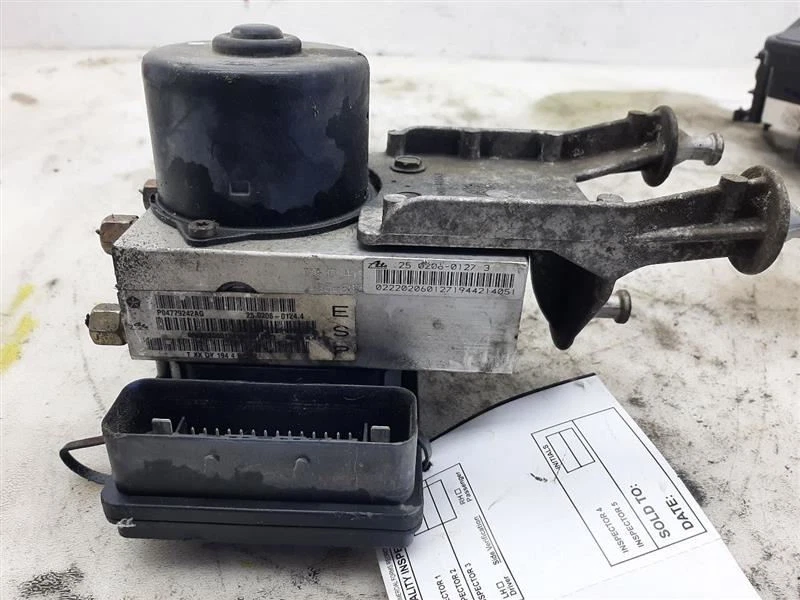 Pieza de freno antibloqueo con control de tracción 05 Chrysler 300 05134113AA Foto 2 de 4