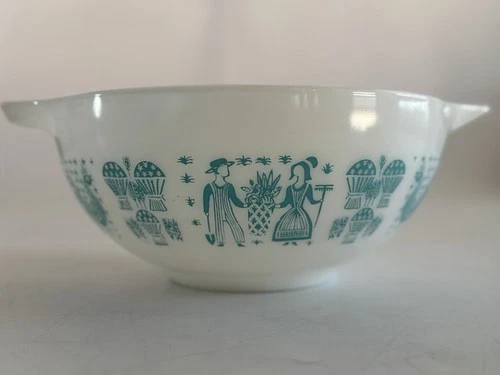 Pyrex 443 Amish Butterprint Turquoise Cinderella Mixing Bowl 2.5 Qt
