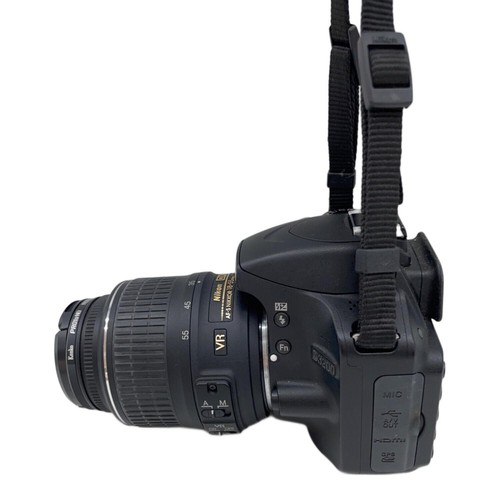 Nikon D3200 Digital Camera Lens Kit - Picture 2 of 10