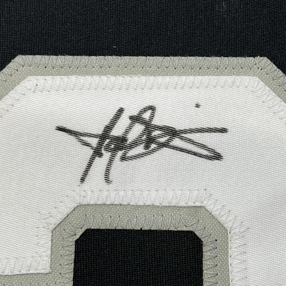 Camiseta deportiva negra de Chicago 33x42 autografiada/firmada de Harold Baines enmarcada Beckett certificado de autenticidad Foto 2 de 2