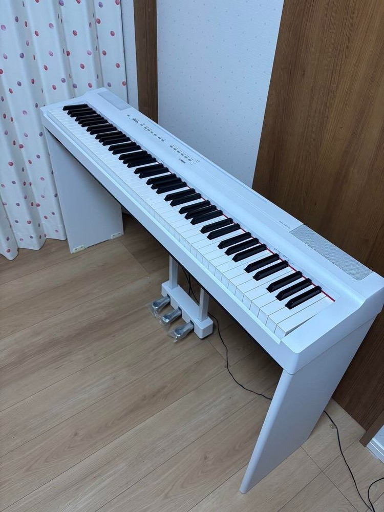 Yamaha P-125WH Digital Piano YAMAHA *used