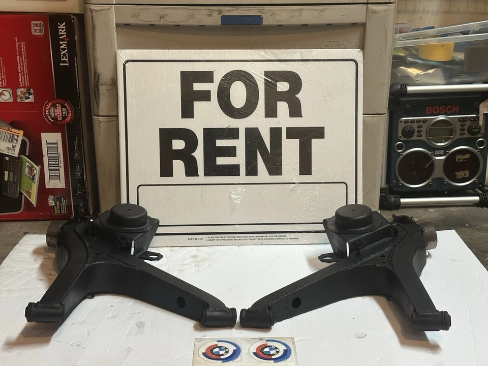 Brazos traseros en caja BMW 2002tii Foto 2 de 4