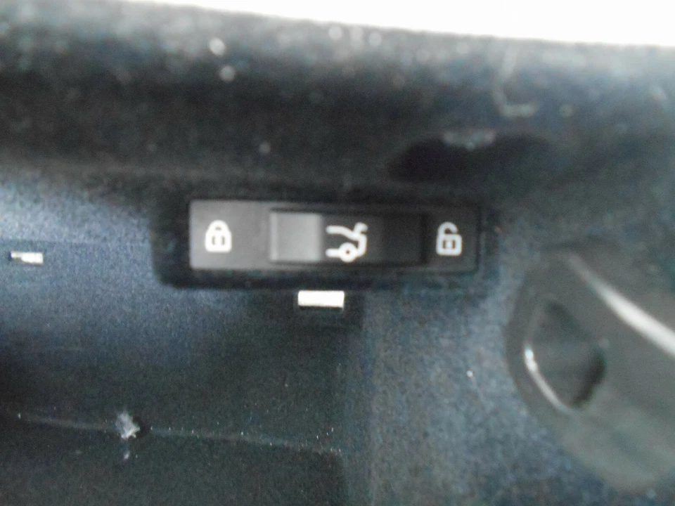 2016 14 15 16 17 18 19 宝马 M4 F82 / F83 手套盒 #6010 H5 — 第 4/4 张图片