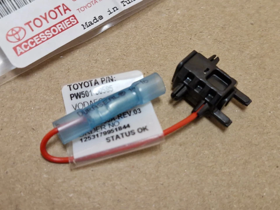 Toyota Auris TPA Rear Sensor Wiring Connector PW50100585 PW501-00585 Genuine - Image 4 of 4