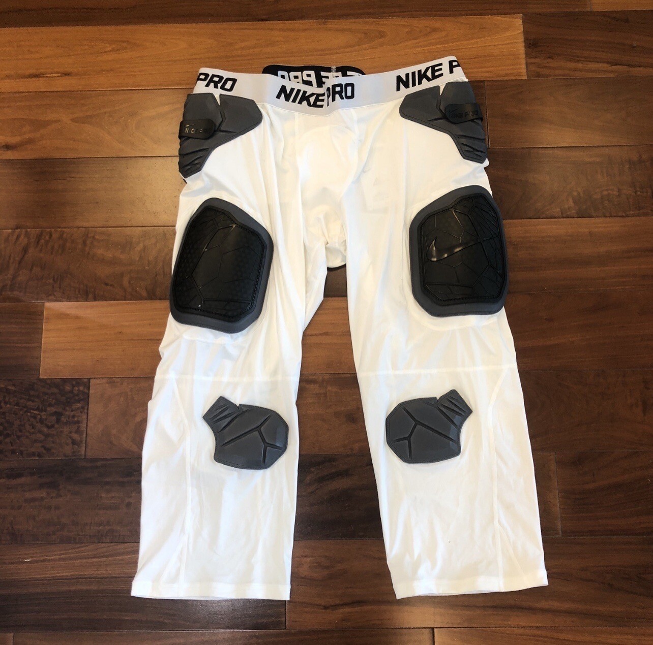 Nike Pro Hyperstrong 7Pad Girdle ALL SIZES AO6238100 สำนักงานสิทธิ