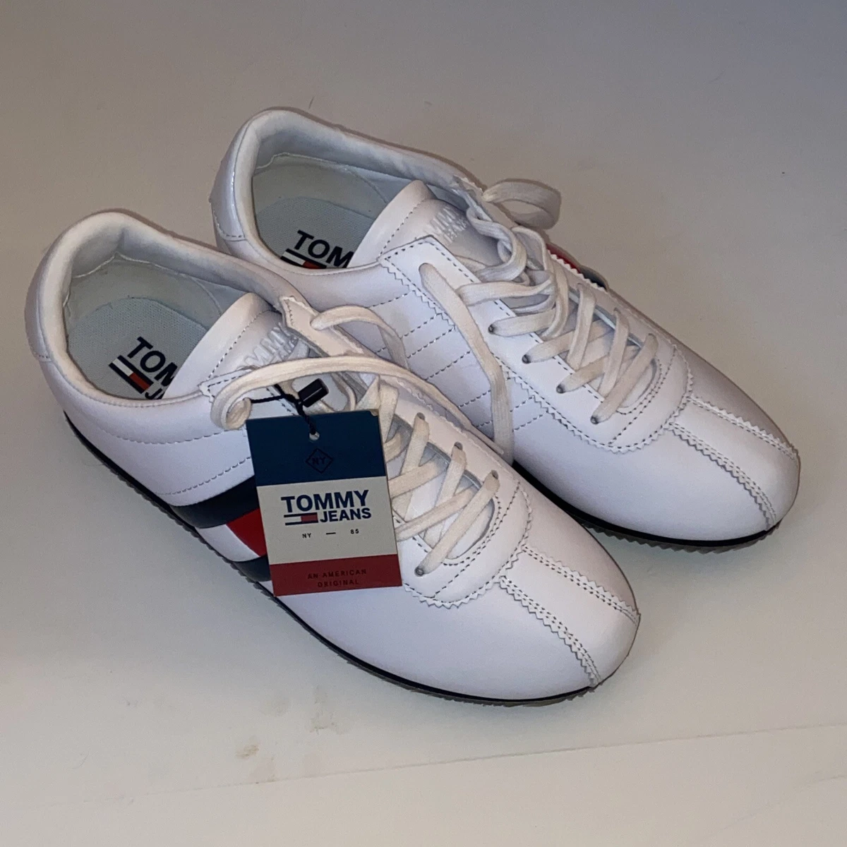 Tommy hilfiger sneaker flag hotsell