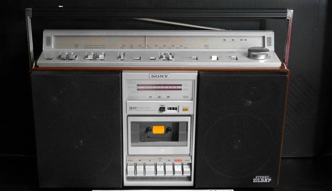 SONY CFS-V8 STEREO ZILBA'P FM/AMステレオ ラジオカセットレコーダー 