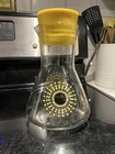 Vintage Pyrex Glass Atomic Sunburst Carafe Pitcher 33oz Yellow Gold With Top