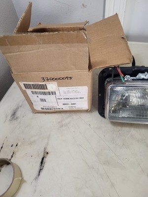 GENERAL ELECTRIC HALOGEN HI/LOW SEALED BEAM WITH MOUNT & HARNESS 931-0301