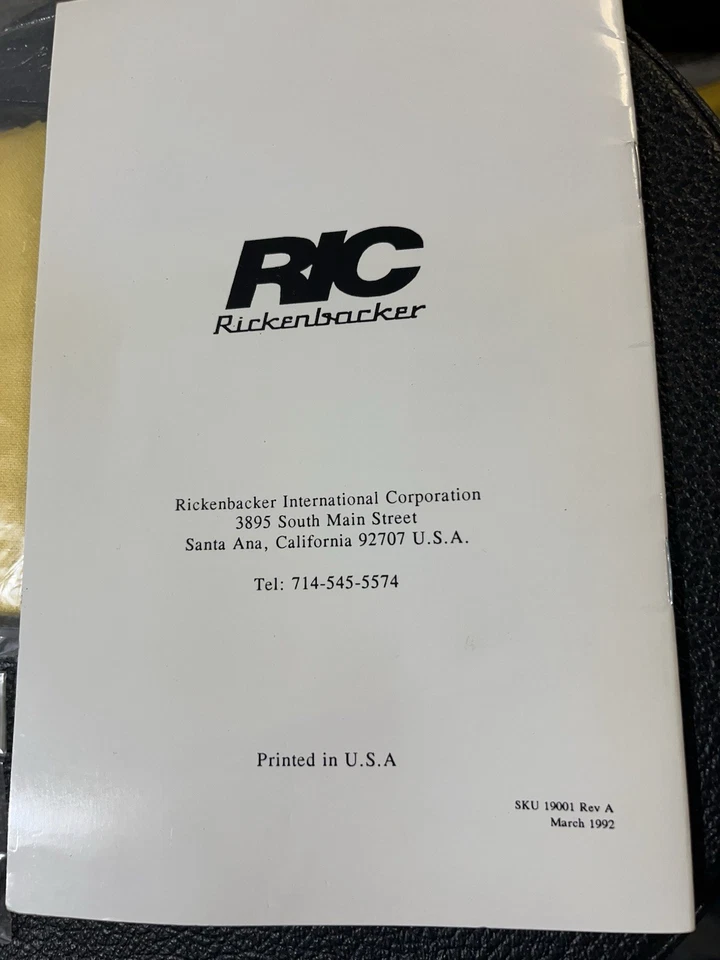 Guitarra y bajo Rickenbacker 1992 vintage manual del propietario, tela, teclas de estuche Foto 2 de 4