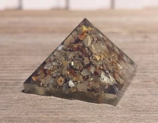 SMALL (25-30mm) SEPTARIAN DRAGON STONE ORGONE GEMSTONE PYRAMID ORGONITE