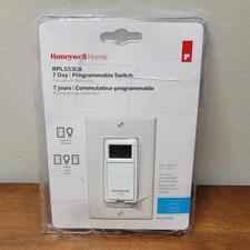 Honeywell Home 120-Volt Programmable Indoor Light Switch Timer RPLS530A1038