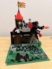 LEGO Castle: Dragon Knights: Fire Breathing Fortress 6082 (1993) Very Rare.