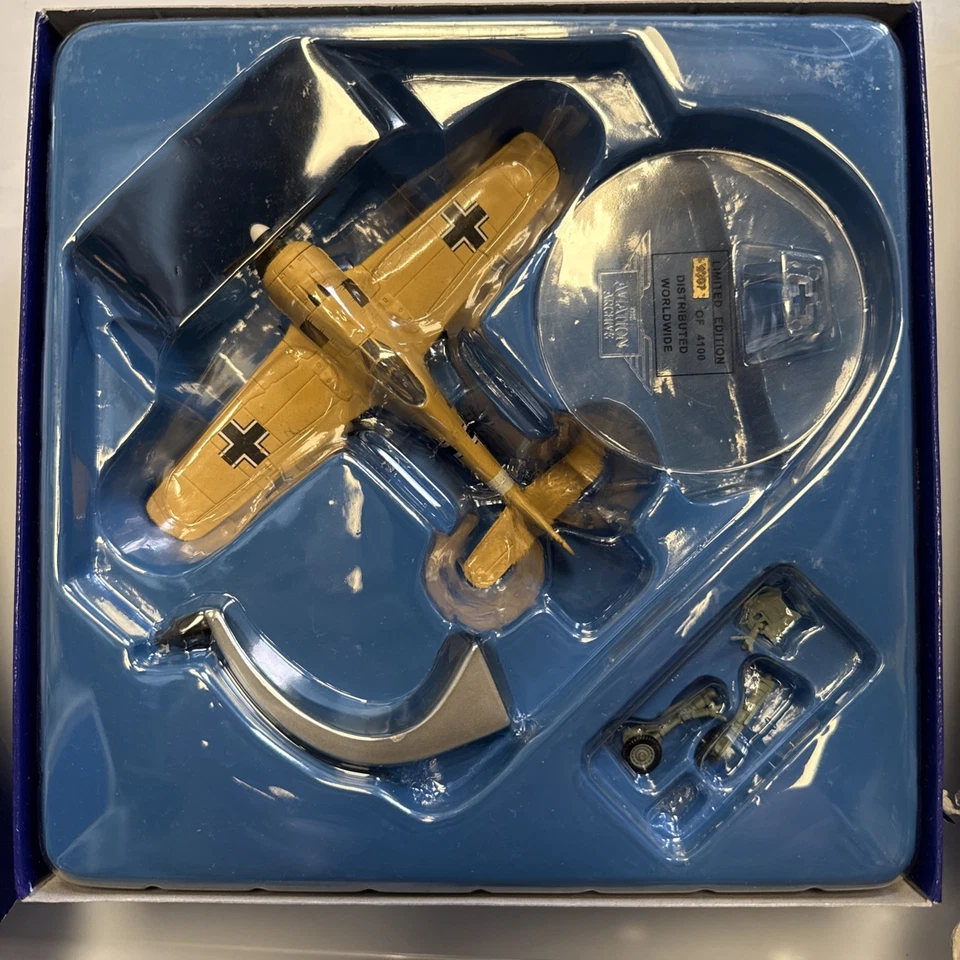 АРХИВ АВИАЦИИ CORGI FOCKE WULF FW 190A «ЧЕРНЫЙ ДВОЙНОЙ ШЕВРОН» AA34304  - Изображение 3 из 3