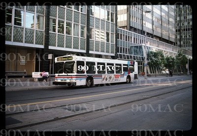 CALGARY TRANSIT. NEW FLYER BUS #7520. Calgary (AB). Original Slide 1994.