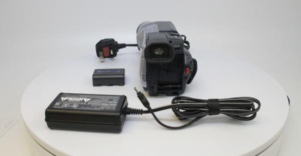 SONY Digital8 Handycam DCR-TRV225 ⑤ Sony DCR-TRV225 Silver Digital 8 Video Camera Tape Camcorder