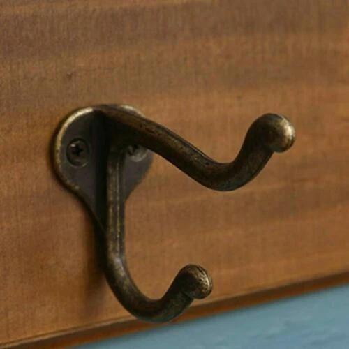 Wand-, Türgarderoben & Haken aus Messing im Antik