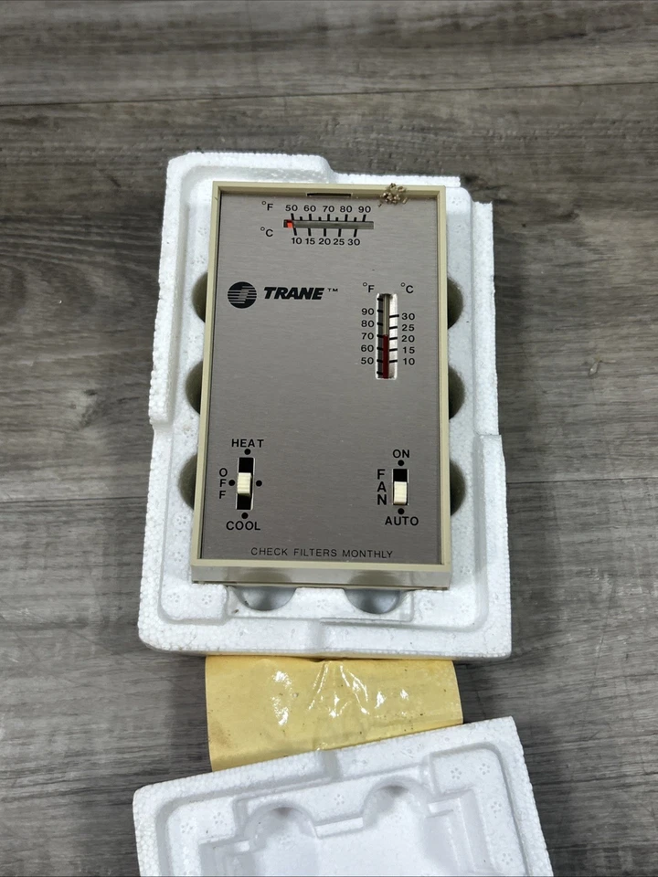 NOS TRANE BAYSTAT305 24 VOLT HEATING COOLING THERMOSTAT WITH FAN SWITCH - Image 2 of 4