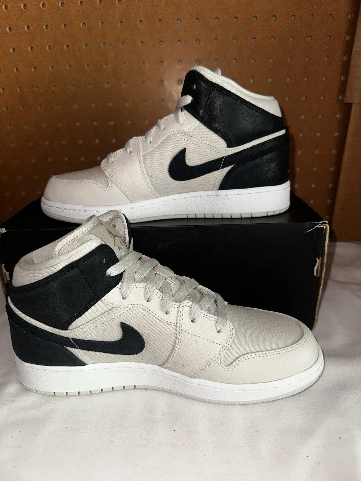 Jordan 1 Mid GS Light Bone G 6 5 anni