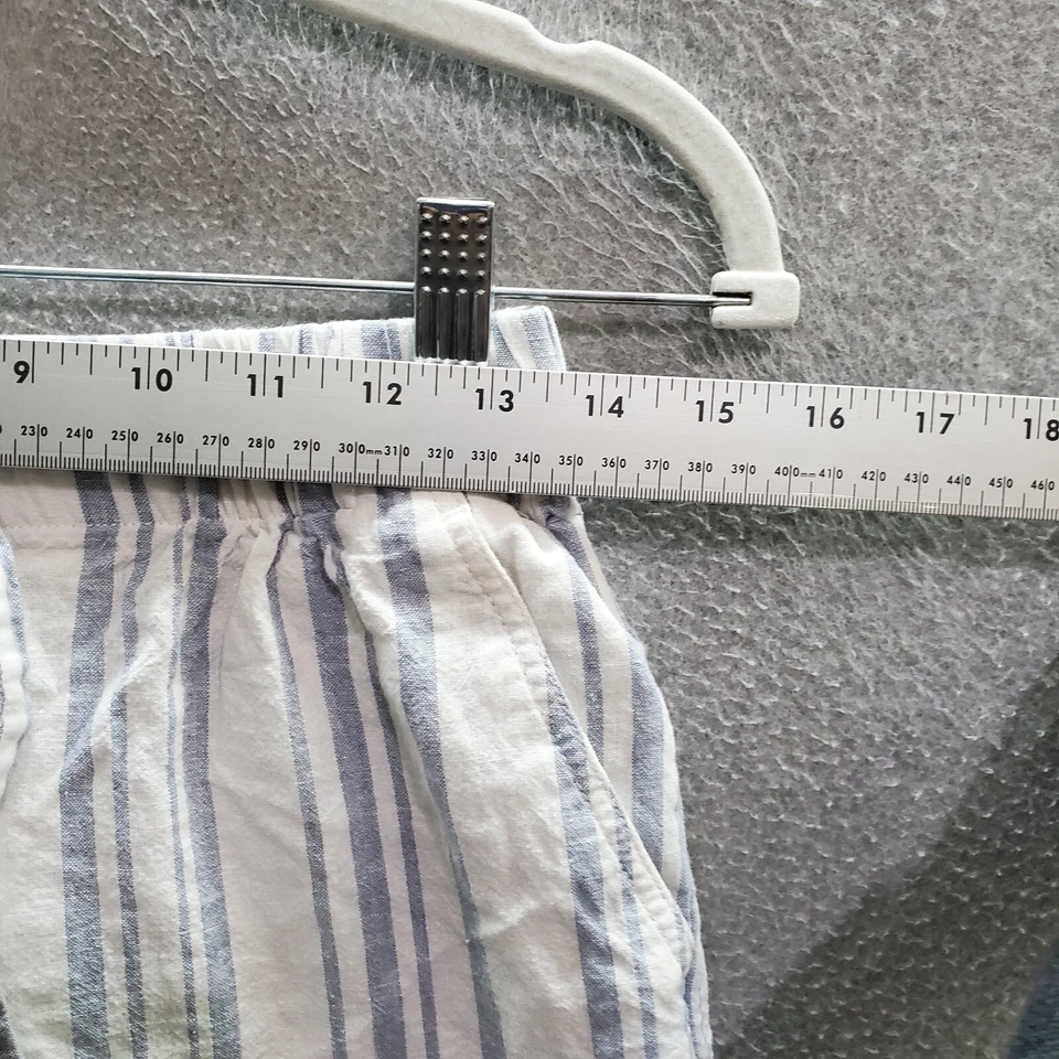 Uniqlo Women Shorts XS Blue White Striped Linen Blend 4" Inseam Pockets - Image 2 of 4