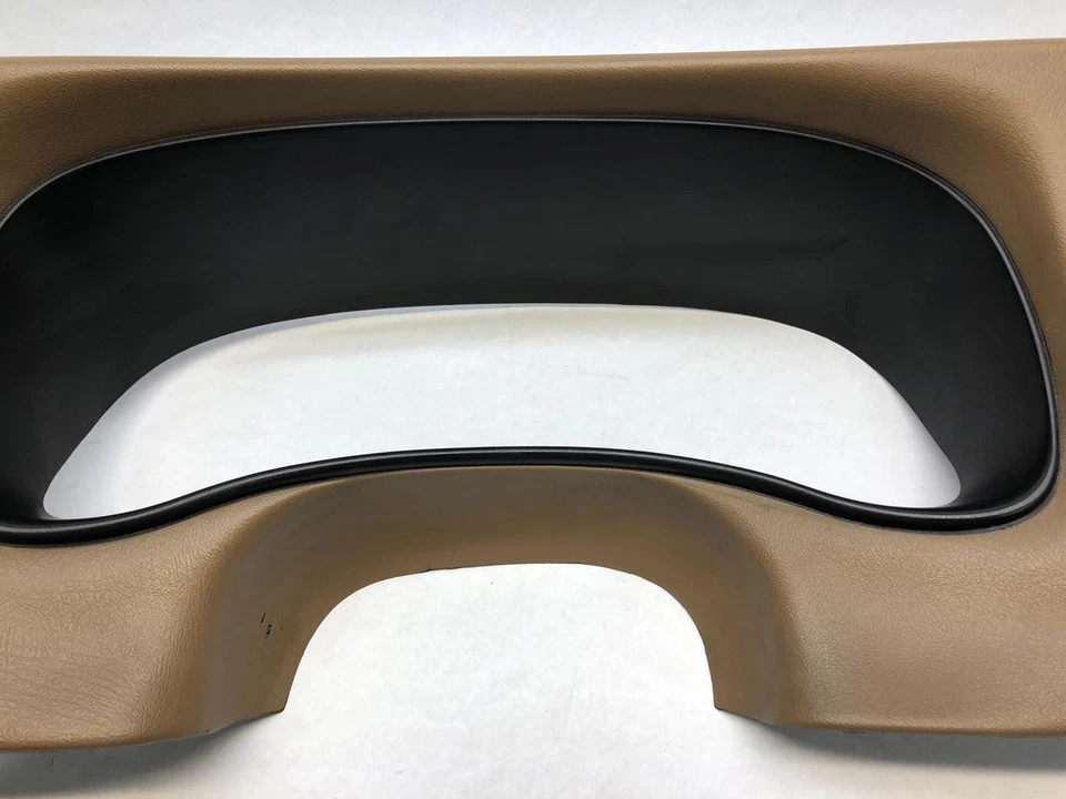 99 GMC Sierra 1500 Tan Oak Instrument Cluster Dash Trim Bezel 15999589 15731974 - Image 3 of 4