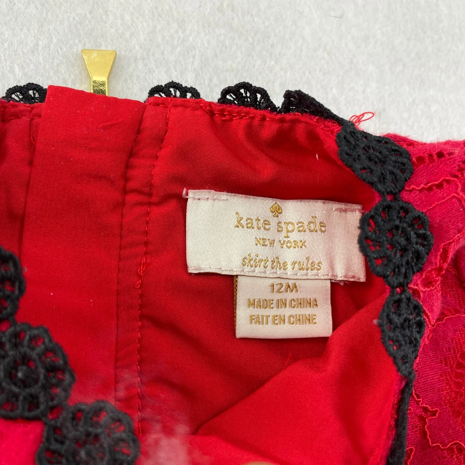 Abito bambino Kate Spade taglia 12 M rosso nero pizzo all'uncinetto maniche a campana 2 pezzi