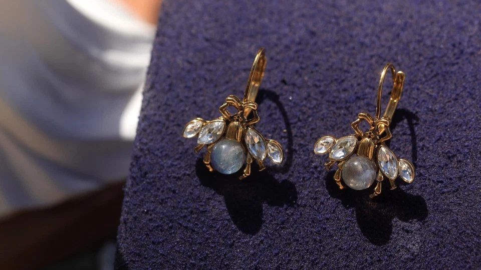Boucles d'oreilles Dormeuses Doré Petit Insect Abeille Perle labradorite QD4 - Photo 3/4