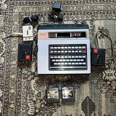 magnavox odyssey2 マグナボックス 1972 ODYSSEY 2 Magnovox System W/ Controllers + RCA Cord