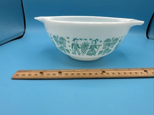 PYREX Cinderella Turquoise on White Amish Butterprint 442 1.5 Qt Mixing Bowl