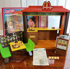 Barbie Loves McDonald's 1982 Vintage Playset 5559 Mattel Kids Toy Box Included