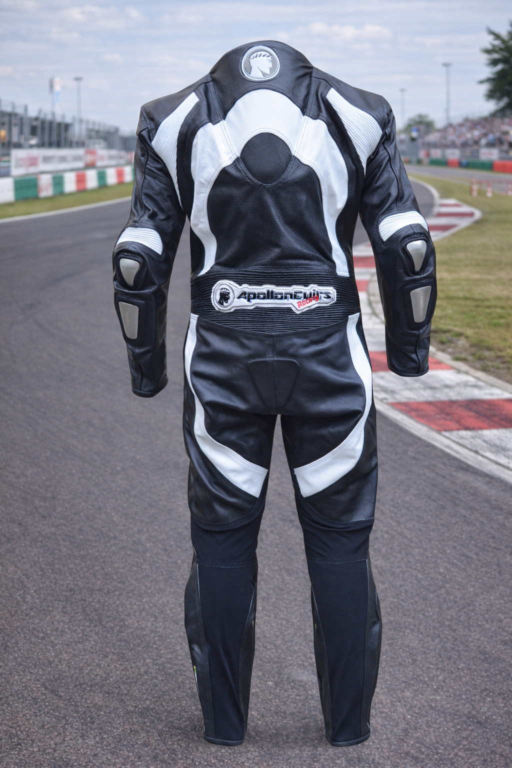 Combinaison moto cuir premium racing bicolore noir et blanc taille M