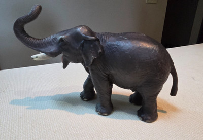 1997 Schleich Germany Gray Asian Elephant Figurine Trunk Up Tusk 6.5'' x 4.5''