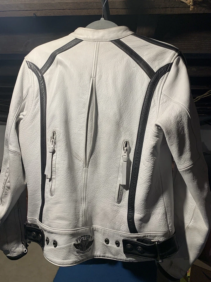 Chaqueta de moto Victory de cuero para mujer Foto 3 de 4