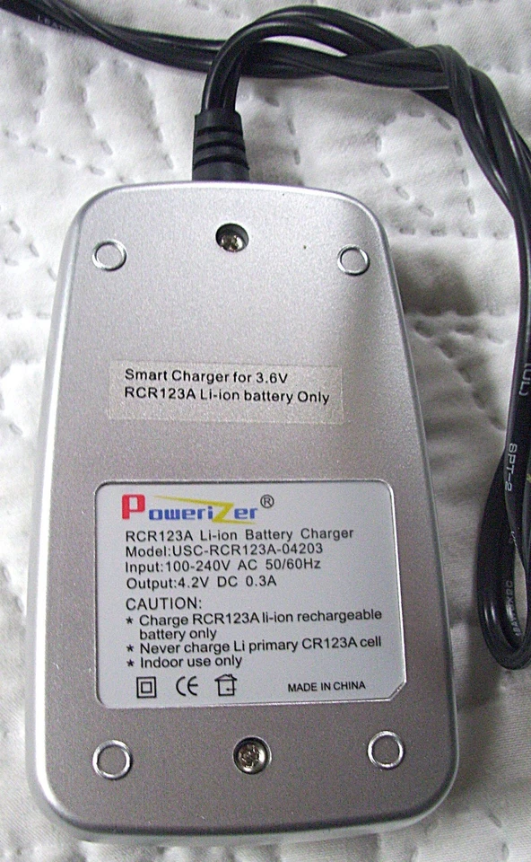Powerizer 123A 3.6 Volt batteries, Smart Charger and Flashlight - Image 3 of 4