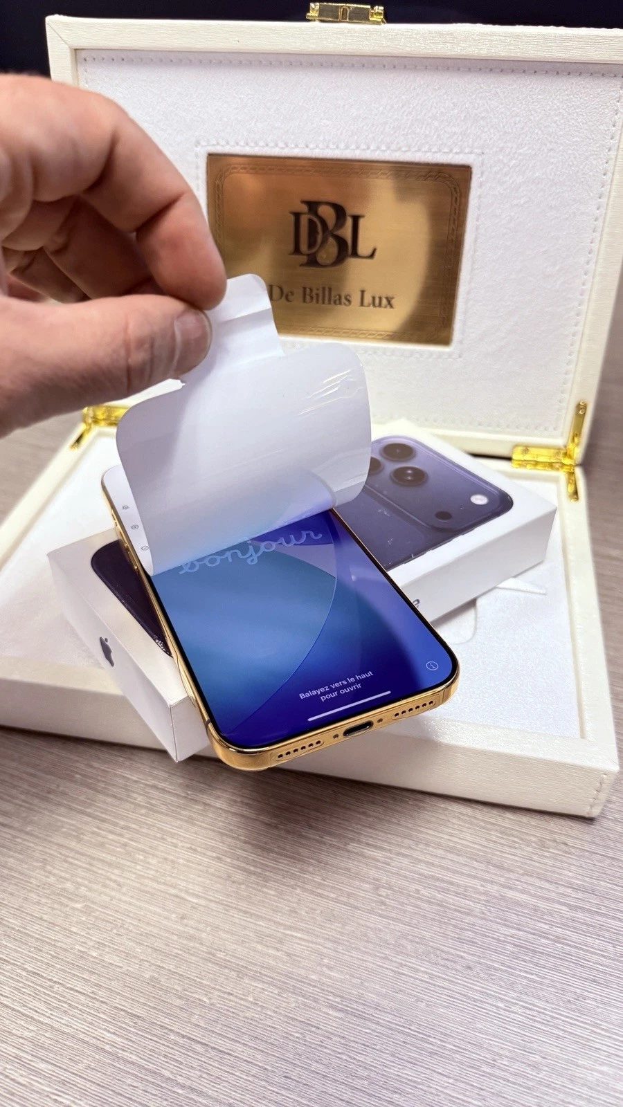 Custom 24K Gold iPhone 17 Pro Max 2TB — Diamond Engraved, Unlocked thumbnail 10