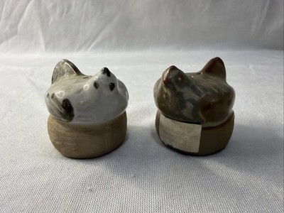 Delftware Style Hen Salt & Pepper Shakers Dover Manufacturing Co. Salisbury Eng.