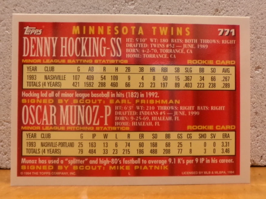 VINTAGE TOPPS GOLD CHASE COMING ATTRACTIONS DENNY HOCKING & OSCAR MUNOZ TWINS - Image 2 of 2