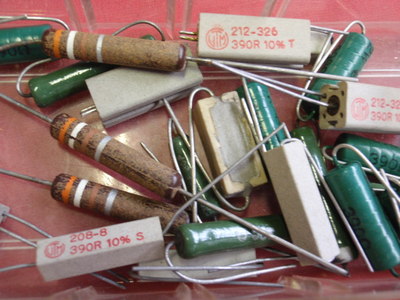 RARE! HIGH LOAD RESISTOR 390 Ohm MIX 5W Unsorted! 12 RESISTORS 23466-18