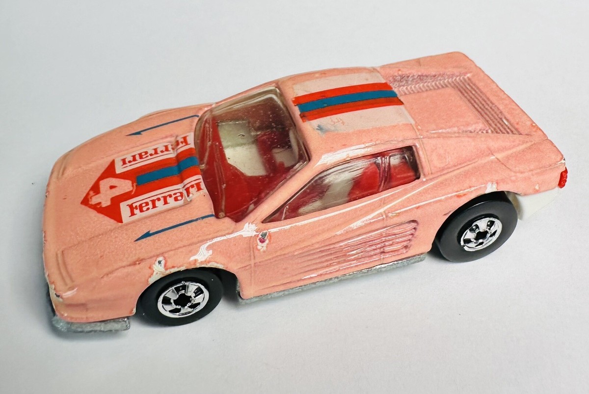 ホットウィール、フェラーリ テスタロッサ （Revealers、ピンク） Vintage 1986 Hot Wheels Ferrari Testarossa Light Pink Color