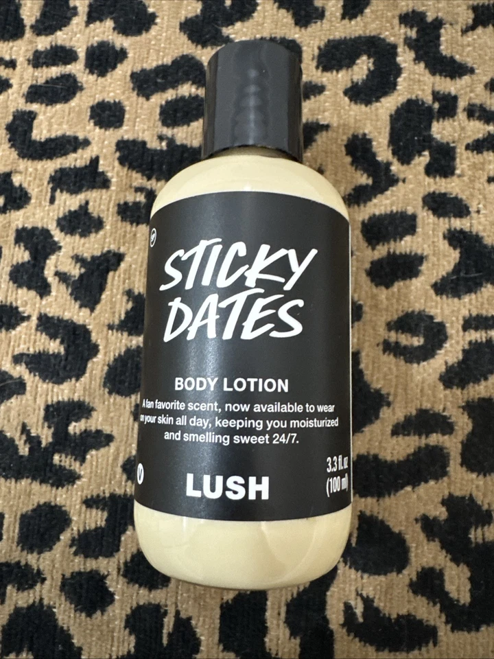 Loción corporal Lush Sticky Dates 3,3 fl oz. Sin sello. Caduca 1-19-26 Foto 2 de 4